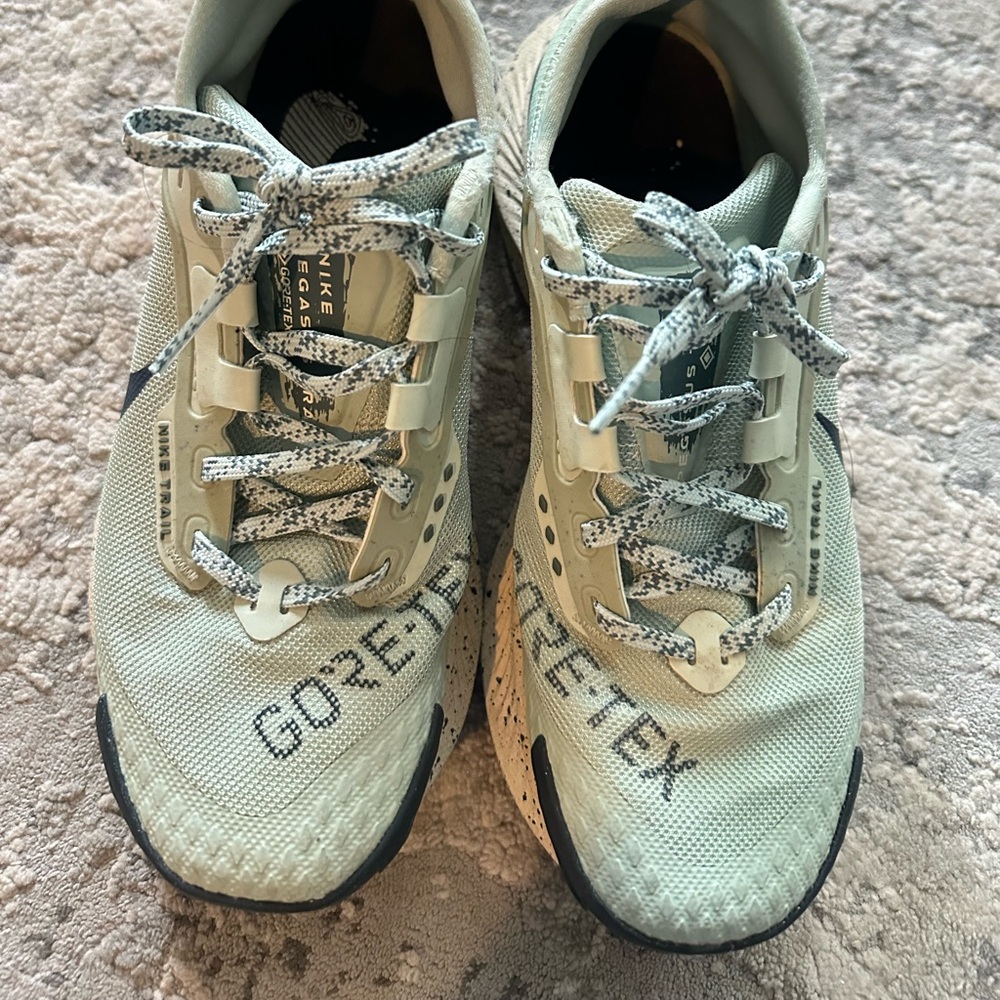 Nike Gore-Tex Athletic Shoes - Light Green